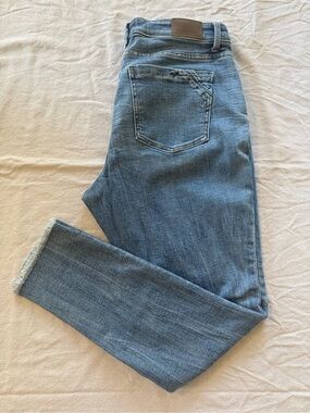 Buckle Women's Skinny Jeans in Light Blue